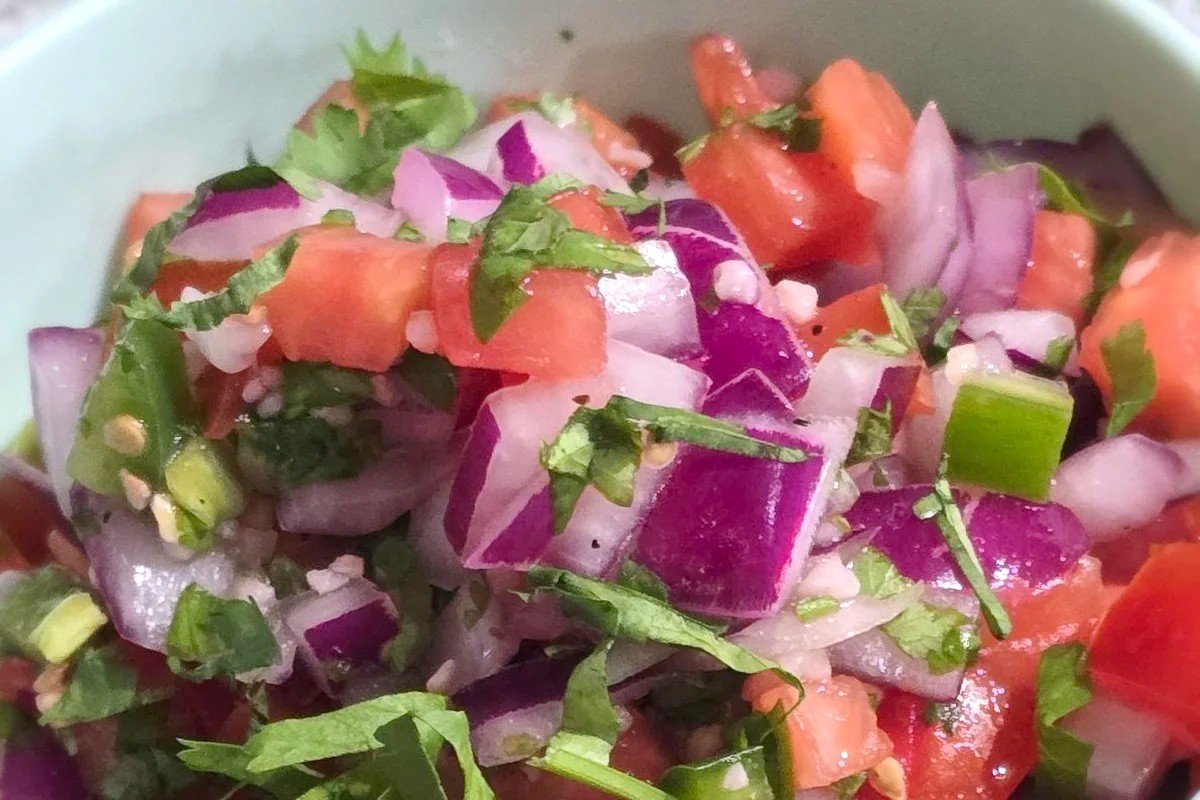 Easy Homemade Pico de Gallo
